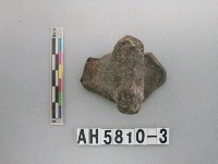 藏品(灰黑色夾砂陶鈕)的圖片